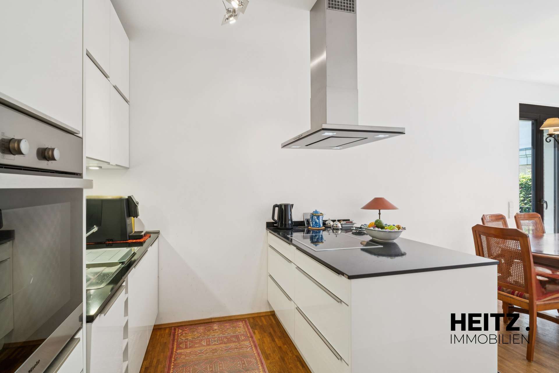 Design trifft Natur · 4-Zimmer mit 2 Gärten im Europaviertel, Ansicht 2